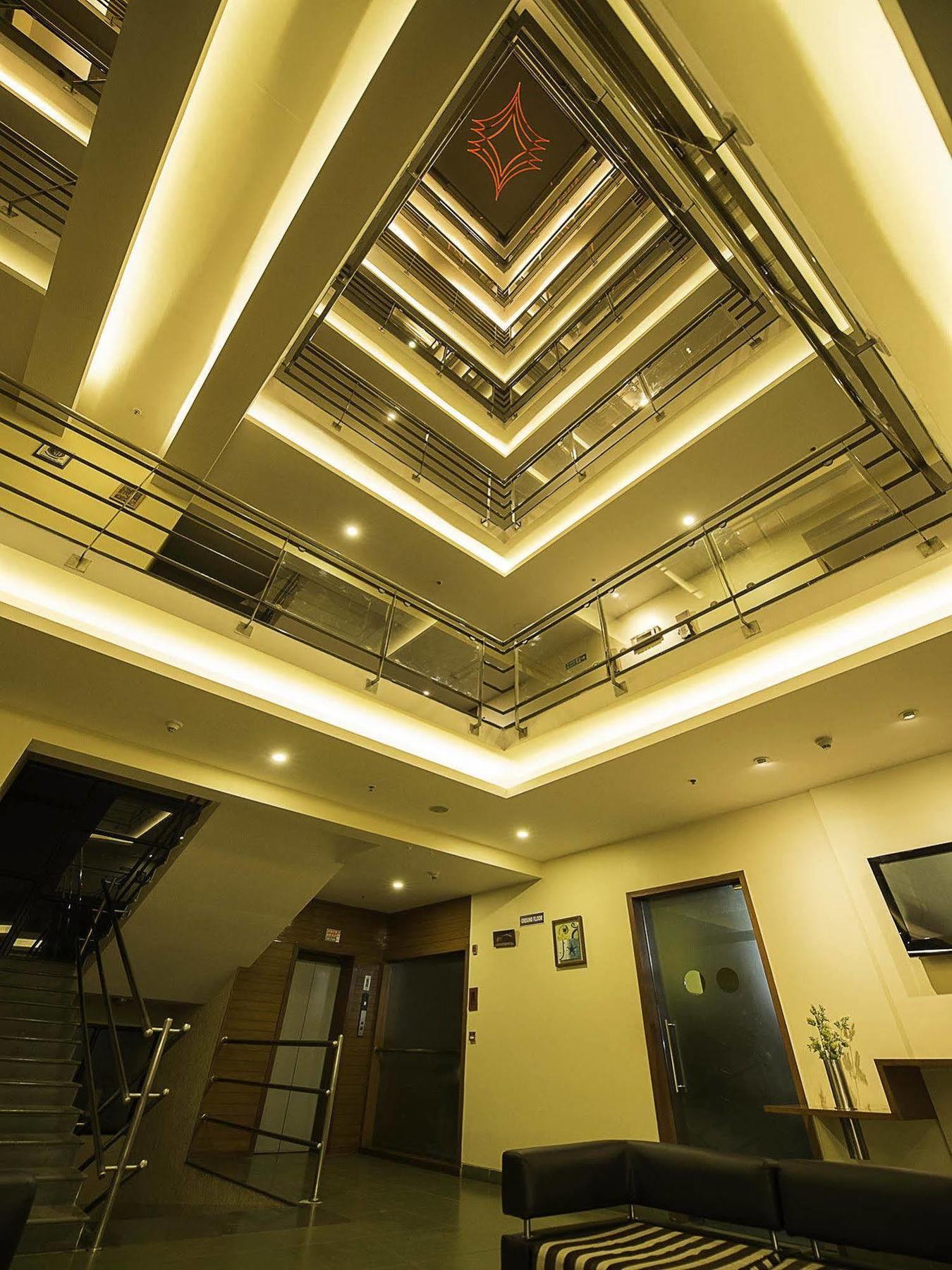 Hotel Capital O 16165 Cartier à Bangalore Extérieur photo